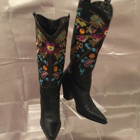 LEATHER COWGIRL BOOTS  WITH COLORFUL EMBROIDERY 7.5 - Picture 4 of 9